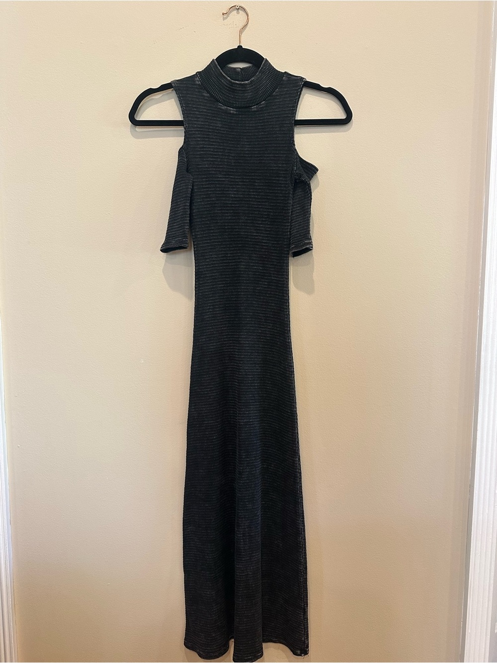 Phanuel Charcoal Cold-Shoulder Ribbed Maxi Dress